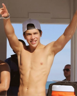 Austin Mahone.