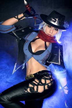 cosplayhotties:  Dugeon and Fighter by SpcatsTasha 