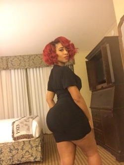 fletchertrowan:  THICK, Curvy, and Red Hair  Yes indeed