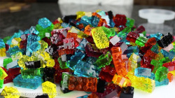 itscolossal:  Watch: Edible and Stackable DIY LEGO Gummy Candy