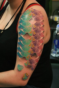 kourtney-oh93:  Fish Scales tattoo by Will Bodnar at Cicada Tattoo