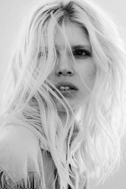 amy-ambrosio:   Ola Rudnicka in “Second Skin” by Jen Welters