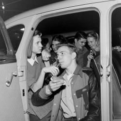 fuckyeahvintage-retro:  Atlanta teenagers, 1947 © Edward Clark