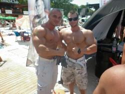 muscleslave46:  Very nice picture. Love it. 
