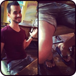 vivirdesenmascarado:  We can’t take him anywhere… #peedpants