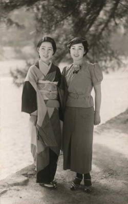 clipout:  着物、洋服を着た日本女性　1938年1月号　MARY