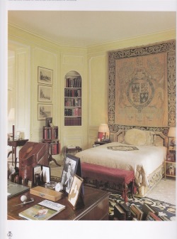 kellyclaman:  The Duke of Windsor’s Paris bedroom. 