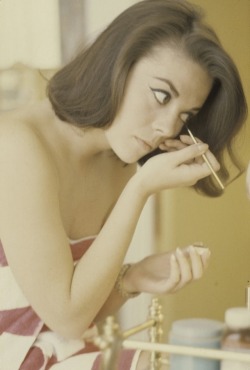 miss-accacia27:Natalie Wood https://painted-face.com/