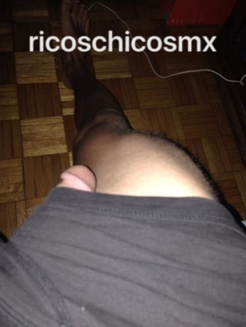 kakoyquepasa:  ricoschicosmx:  Gustavo M 20 años heterosexual CDMX  Lo hago gay