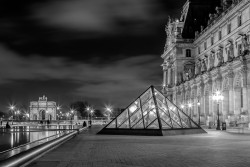  B&W, Arc de Triomphe du Carrousel, Paris by EuropeTrotter