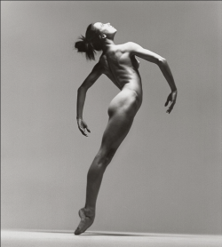 void-dance:  Sylvie Guillem by Richard Avedon 