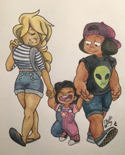 eternally-irrelevant:  Mommies Sapph and Ruby with baby Garnet.