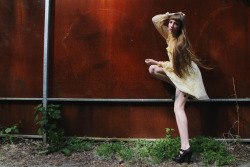 davidstrangephotography:  Retro dress, Rusted wall…Model: Lyndsie