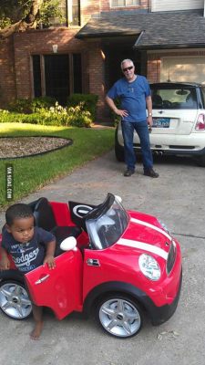 9gag:  I was at my buddy’s place when his neighbor came over