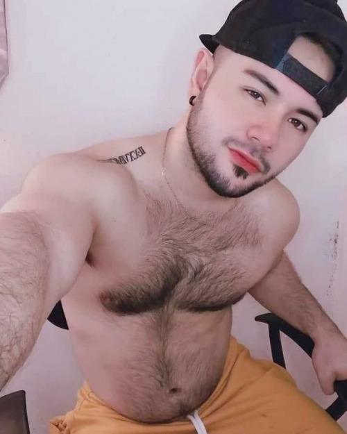 bodyhairshrineofbeauty2:  What a cute young furry guy.  wished