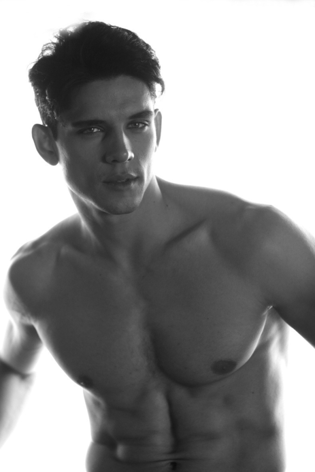 mainepoet:hardtop4018:Head and chest pose.