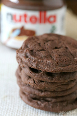fullcravings:  3-Ingredient Nutella Cookies