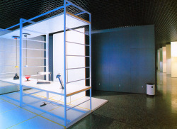 aqqindex:   Massimo Vignelli, Artemide Showroom, Milan, Cira
