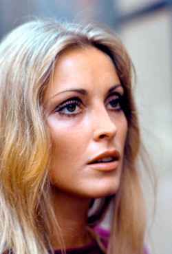 avalavinias: Sharon Tate visiting the set of Rosemary’s Baby