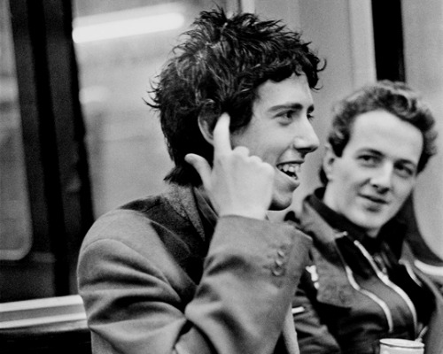 geminiscene:mick jones and joe strummer of the clash, on the