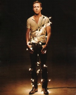 femme-fatale-6:  ALL I WANT FOR XMAS IS …. ryan gosling. 
