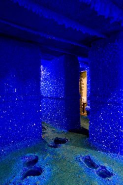 asylum-art:  Magical Blue Crystals Cover an Entire Room by 