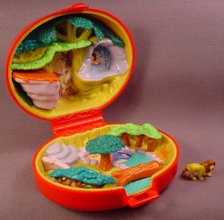 junkfoodvideo:  Polly Pocket 1996 Disney The Lion King Playcase