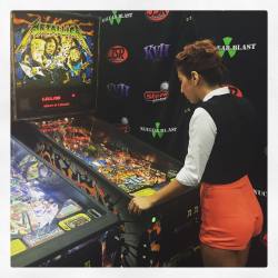 Of course I found pinball at SDCC! Thanks @sternpinballinc! (at San Diego Convention Center)
