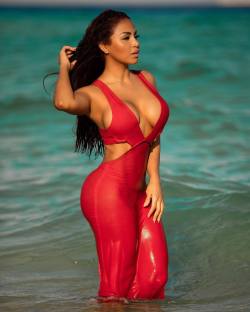 thedopeapproach:  Dolly Castro | Michael Olivieri   | thedopeapproach.tumblr.com