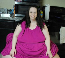 garyplv:  datdude4ssbbw:  The beautiful purple rose. Perfect