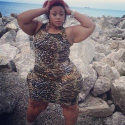 ghettogoodness:  I love this womanâ€™s thickness!!!!!!!