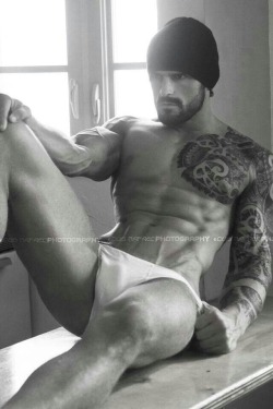 lowblow2myspeedo:  Fantasy Superman, Episode 7: Stuart Reardon-