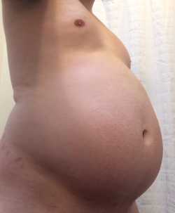 bellylover111:  So fucking stuffed and bloated 