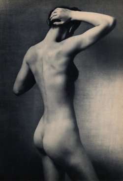 fragrantblossoms:   Phillipe Pottier, Nude Study, 1948.    