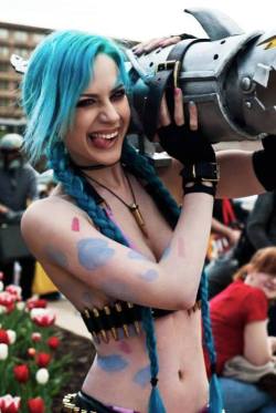 kamikame-cosplay:  Sneak peek at my Jinx cosplay from ACen 2014