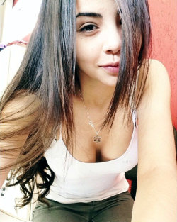 Ela é estilo olx