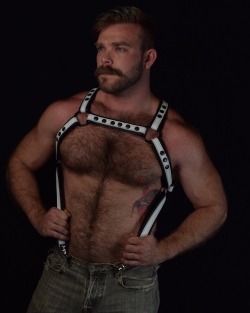 beardburnme2:  Hunterharden instagram @hunterharden 