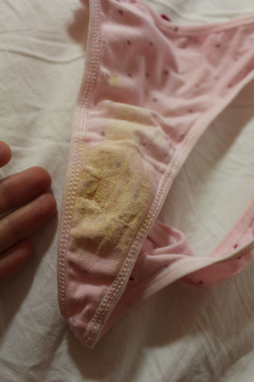 mrmeethre3:   Follow me for more hi-quality photos of beautiful panties!  