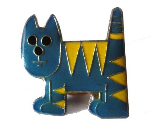 vintagetrafficusa:TRIBAL CAT 1980s cartoon vintage enamel pin