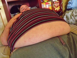 lardfill:  Soft and full  Thank Jeebus for horizontal stripes.