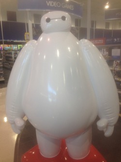 baymax!!! he’s in best buy and I wanna steal him