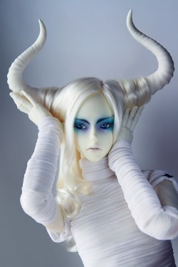 wonderful-dolls:  white fawn (soom Heliot) by NogiSan 