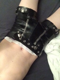 pup-sky:  Waking up can be fun too! Safe but less dry! :p #diaper #bondageshorts