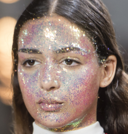 glowdetails:  glitter face @ giambattista valli fall 2018