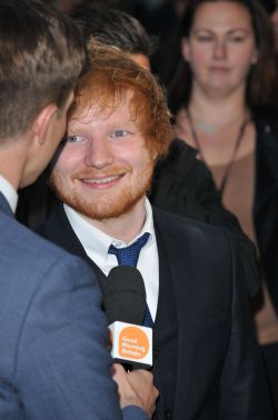 edsheeransdaily:  “JUMPERS FOR GOALPOSTS” WORLD PREMIERE