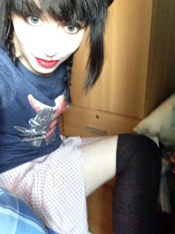 catfartface:  Few weeks old picture but I miss this skirt. Why