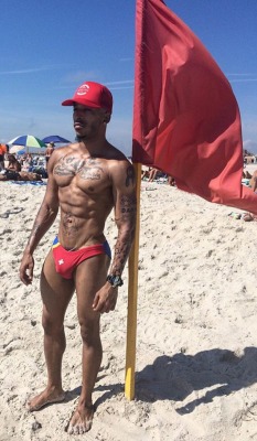 thehumanxperience:  blkmilk:  #BEACHPONY  If this is the lifeguard,