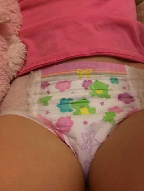 babyprincess-and-kingdaddy:  I love my froggy pull-ups so much. Iâ€™ve missed my diapees 