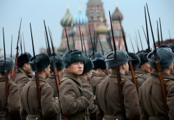 fuldagap:  Russian soldiers in Red Square dressed in Red Army