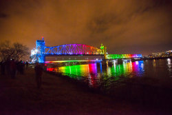 omgbuglen:  The river bridge in Little Rock, Arkansas, last night